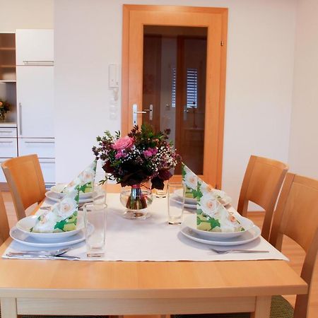 Raiffeisenhof Appartements Ehrenhausen Extérieur photo