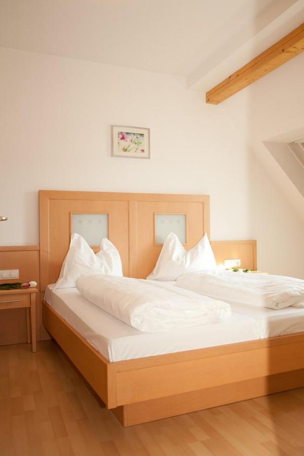 Raiffeisenhof Appartements Ehrenhausen Extérieur photo