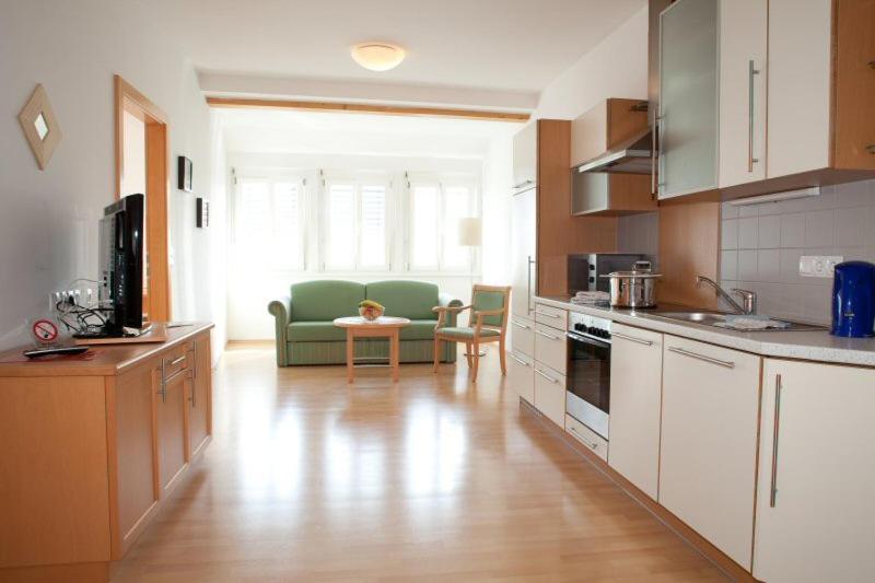 Raiffeisenhof Appartements Ehrenhausen Extérieur photo