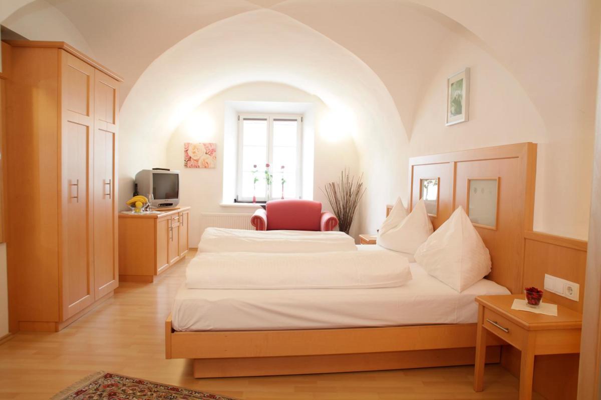 Raiffeisenhof Appartements Ehrenhausen Extérieur photo