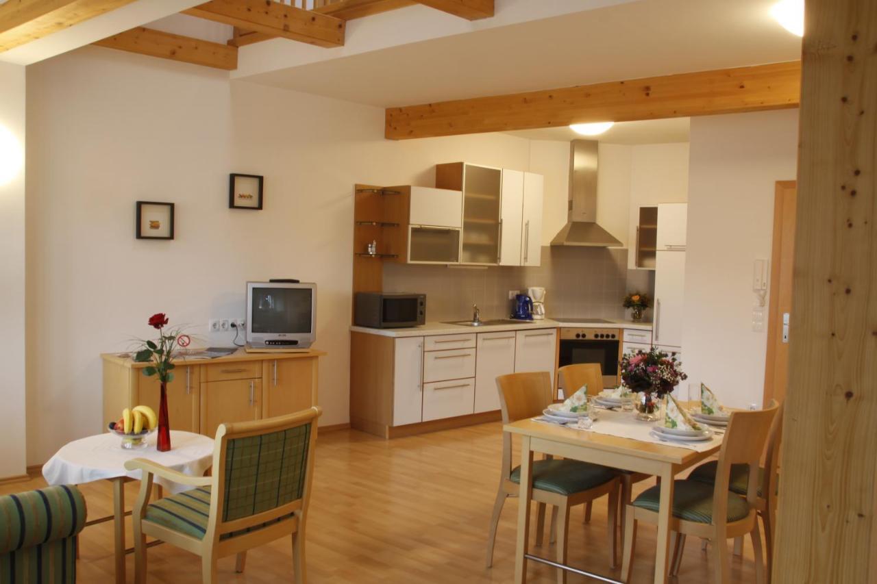 Raiffeisenhof Appartements Ehrenhausen Extérieur photo